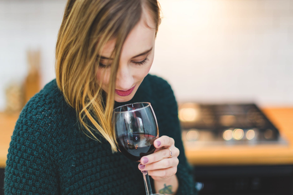 Unbelievable Benefits of Red Wine for Skin and Hair - Sheeba Magazine