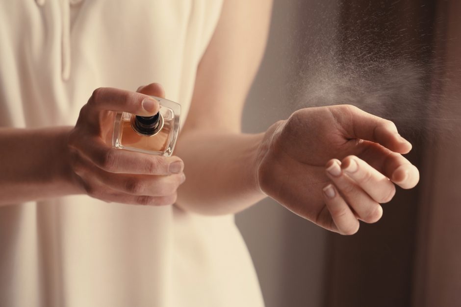 how to apply perfume