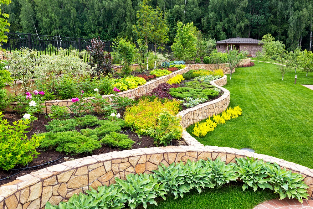 Benefits of Landscaping Your Lawn