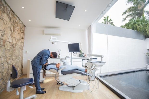 factors to consider when choosing a dentist