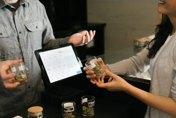 online cannabis market