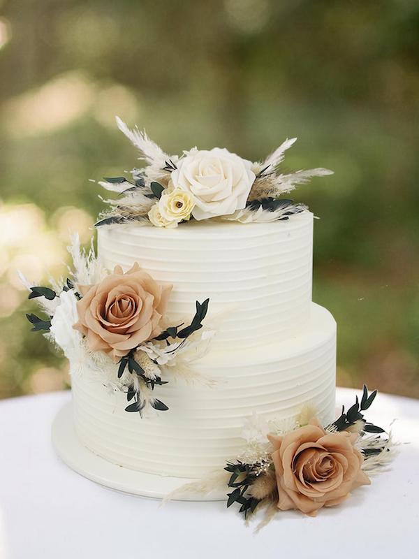 Wedding Cakes with Timeless Flower Decorations