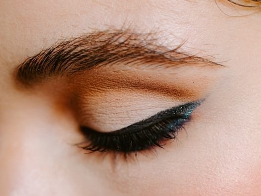 guide how to apply eyeliner