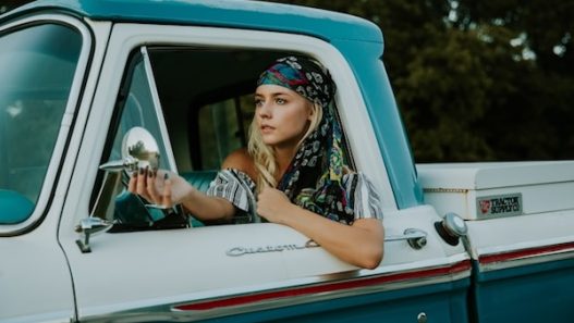 how to style bandana